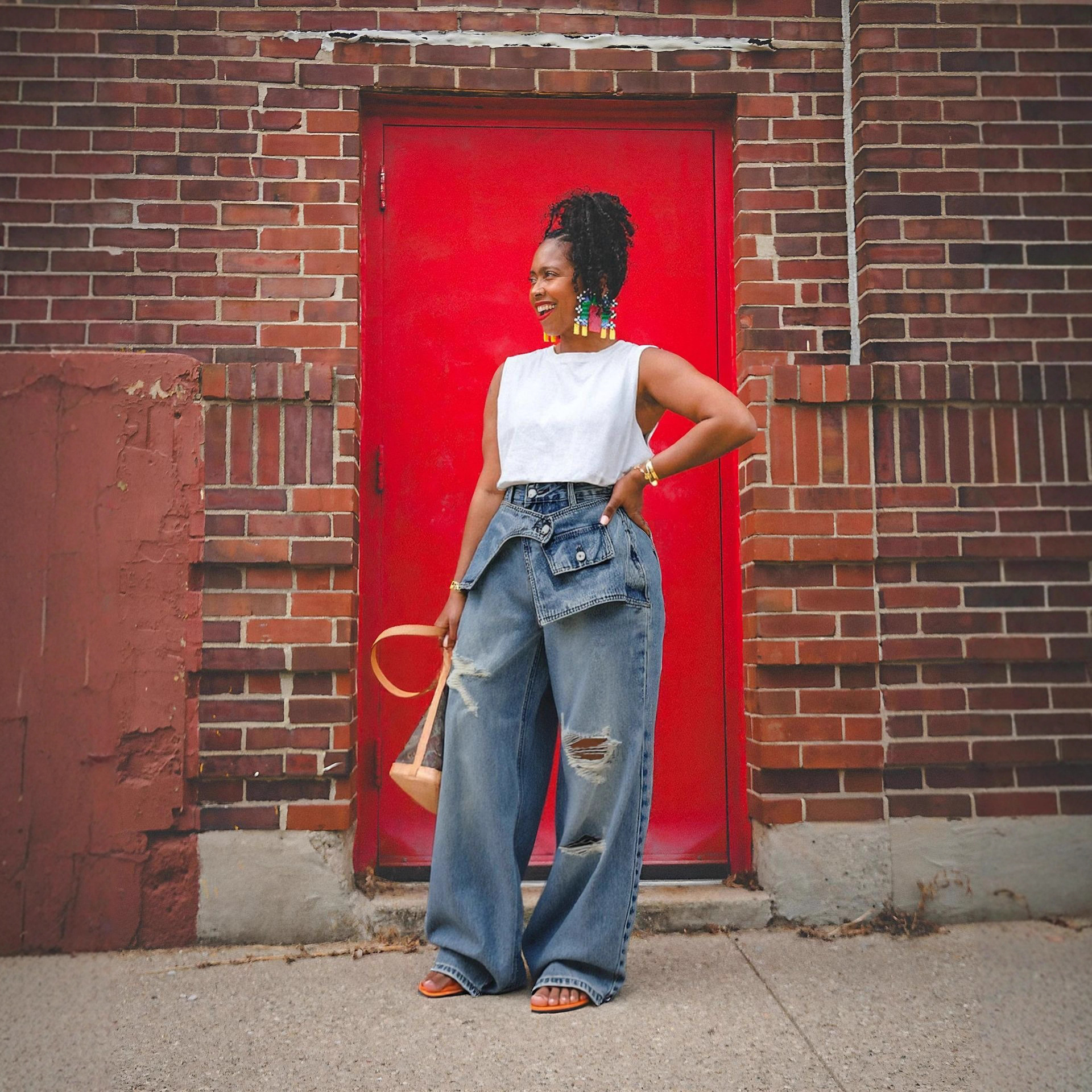 Women's Vintage Distressed Straight Leg Jeans – Retro Blue Denim With Ripped Details (S-3XL)_mkmklike.com