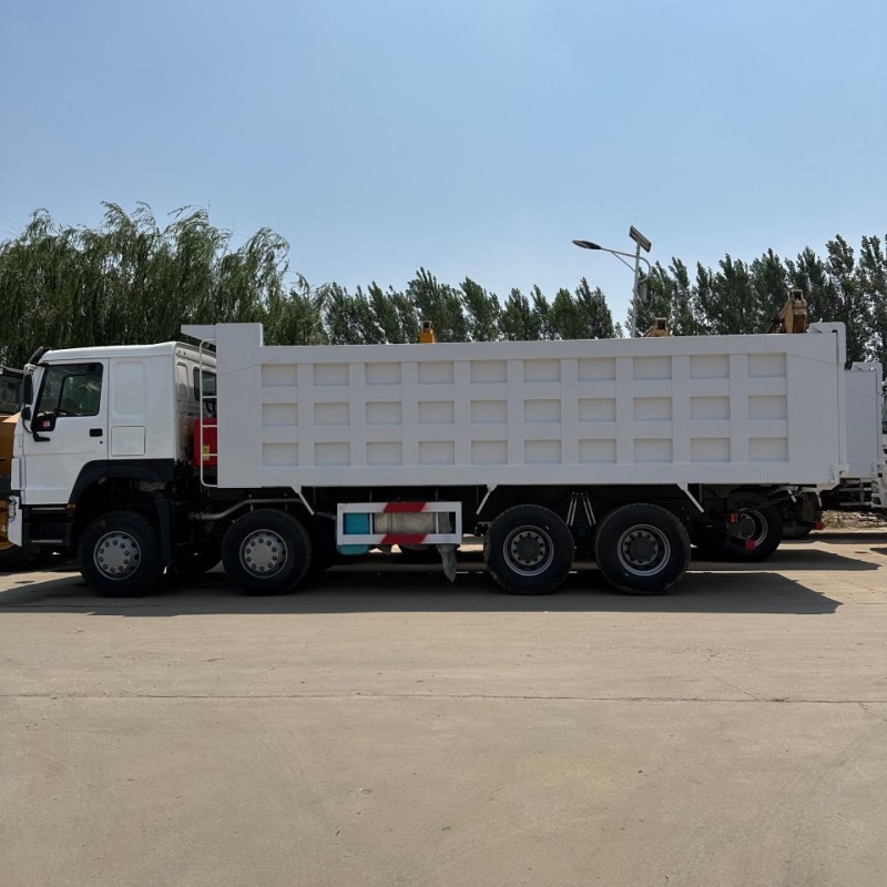 Preparation Factory for Cross-Border African Howo Dump Trucks, Howo 371 Horsepower Dump Truck, Mining Transport Dump Truck