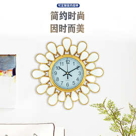 现代简约餐厅装饰钟表轻奢高档新款时钟墙面钟表组合创意三联