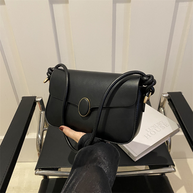 Korean version of for women 2024 summer new fashionable simple solid color small square bag, stylish and casual women's_voghion.com
