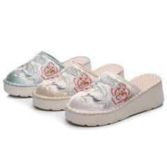 厚底拖鞋 坡跟 時尚 繡花 包頭半托 布藝網紗 繡花鞋 涼拖鞋 女鞋