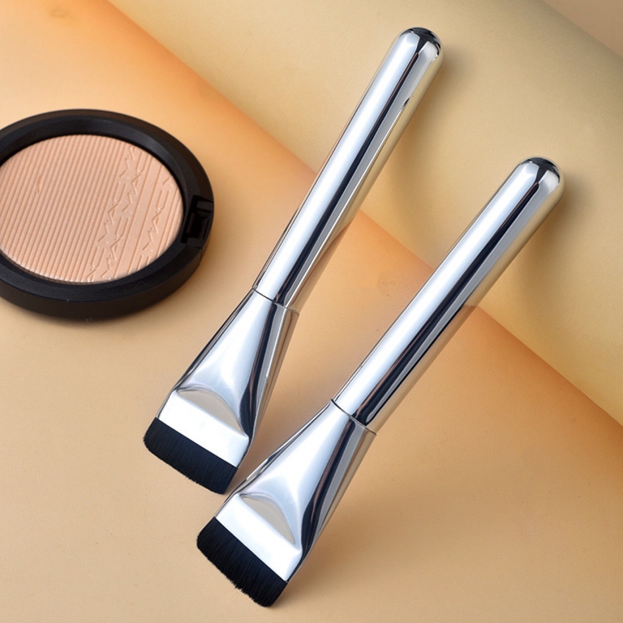 Nuevo tipo de cepillo de base en forma de un tipo no come polvo, cepillo de maquillaje de base ligero sin marcas, cepillo de máscara de cabeza plana, cepillo de maquillaje de blanqueador