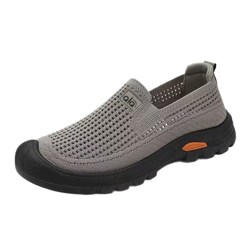 Nuevos zapatos transpirables de verano de malla de un pie de zapatos deportivos de mediana edad con suela suave cómodos zapatos casuales ligeros al por mayor