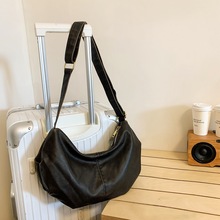 新款复古大容量包包通勤女包高级感洋气时尚水洗软皮包包斜挎包