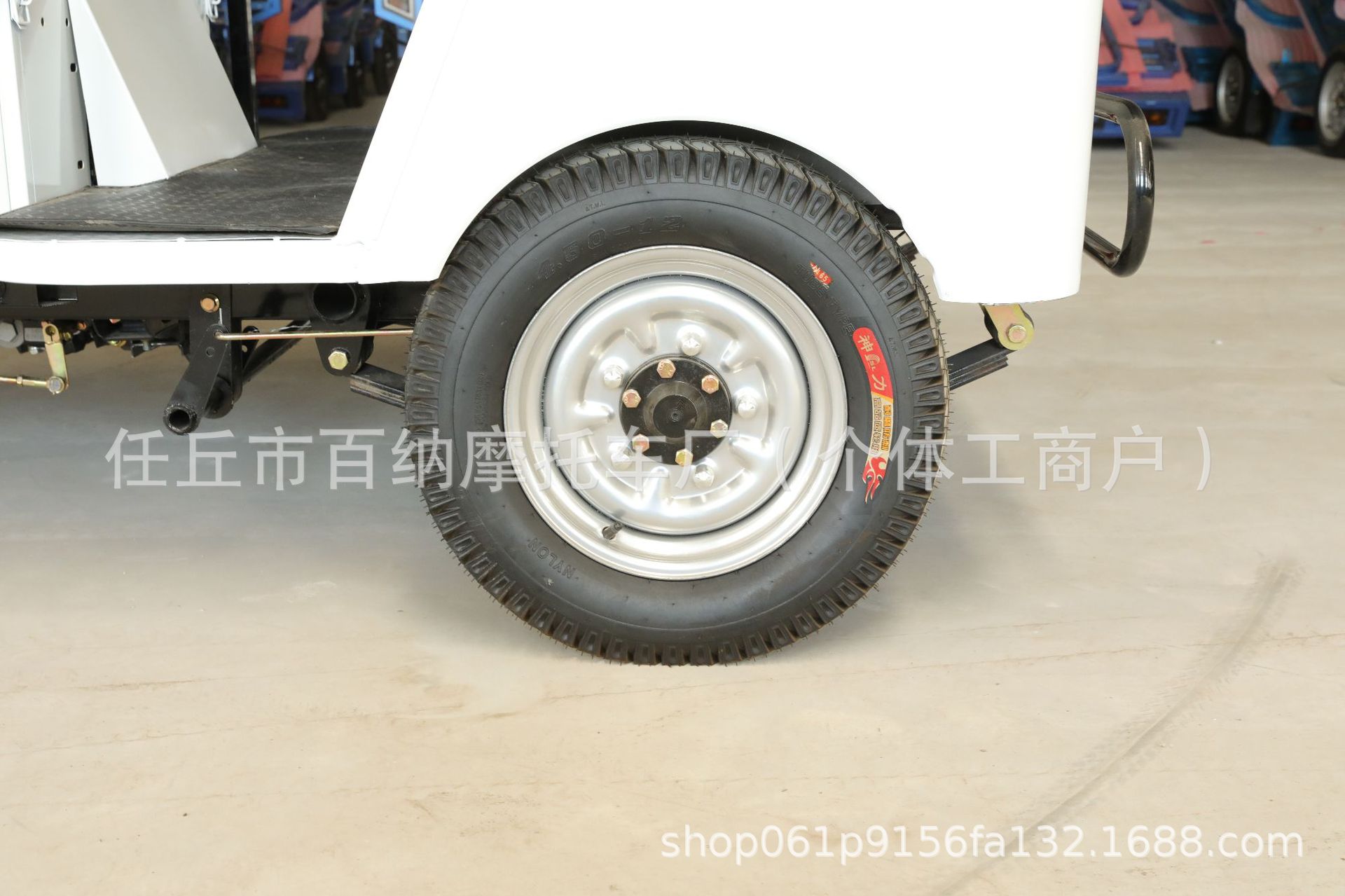 Africa's best-selling fuel-electric tutu tricycle, three-wheeled motorcycle, tuktuk, three-row and double-row TVS Bajaj