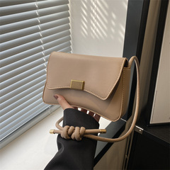 2024新款氣質時尚設計單肩斜挎包洋氣純色方鎖腋下質感斜挎包
