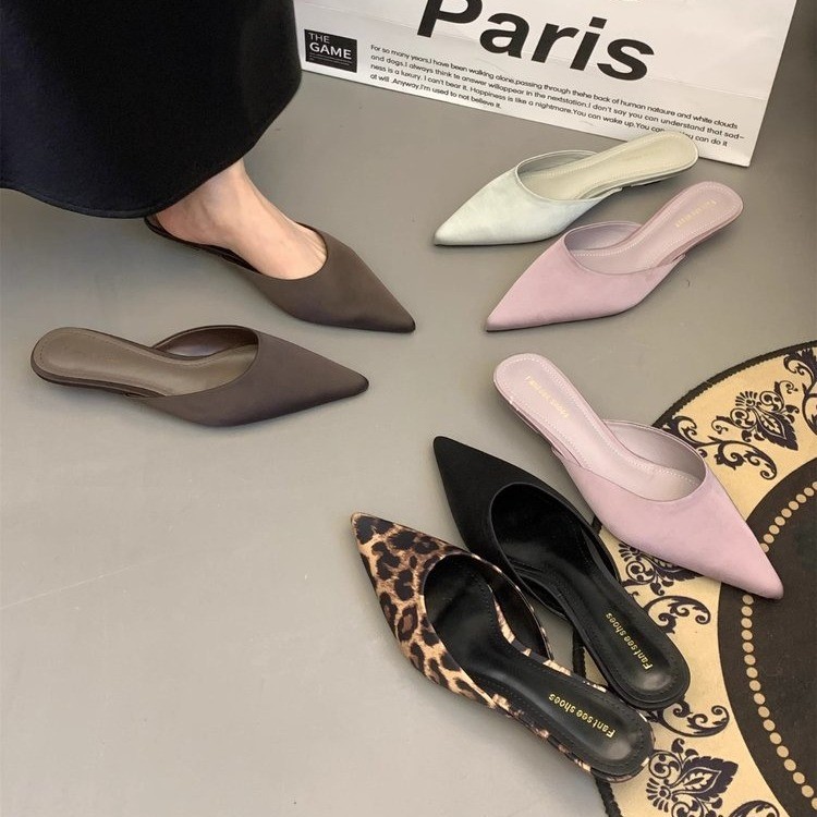 Elegant fashionable high heels pointed-toe heels