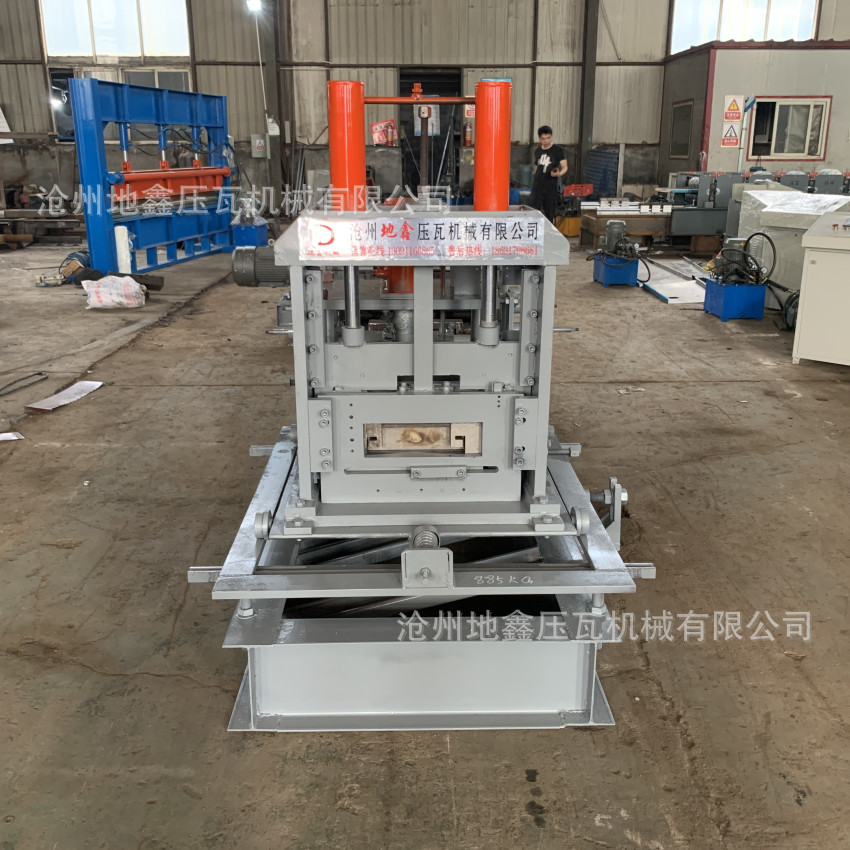 C型钢设备 金属成型机  应用彩钢建筑行业 地鑫机械 全自动数控机
