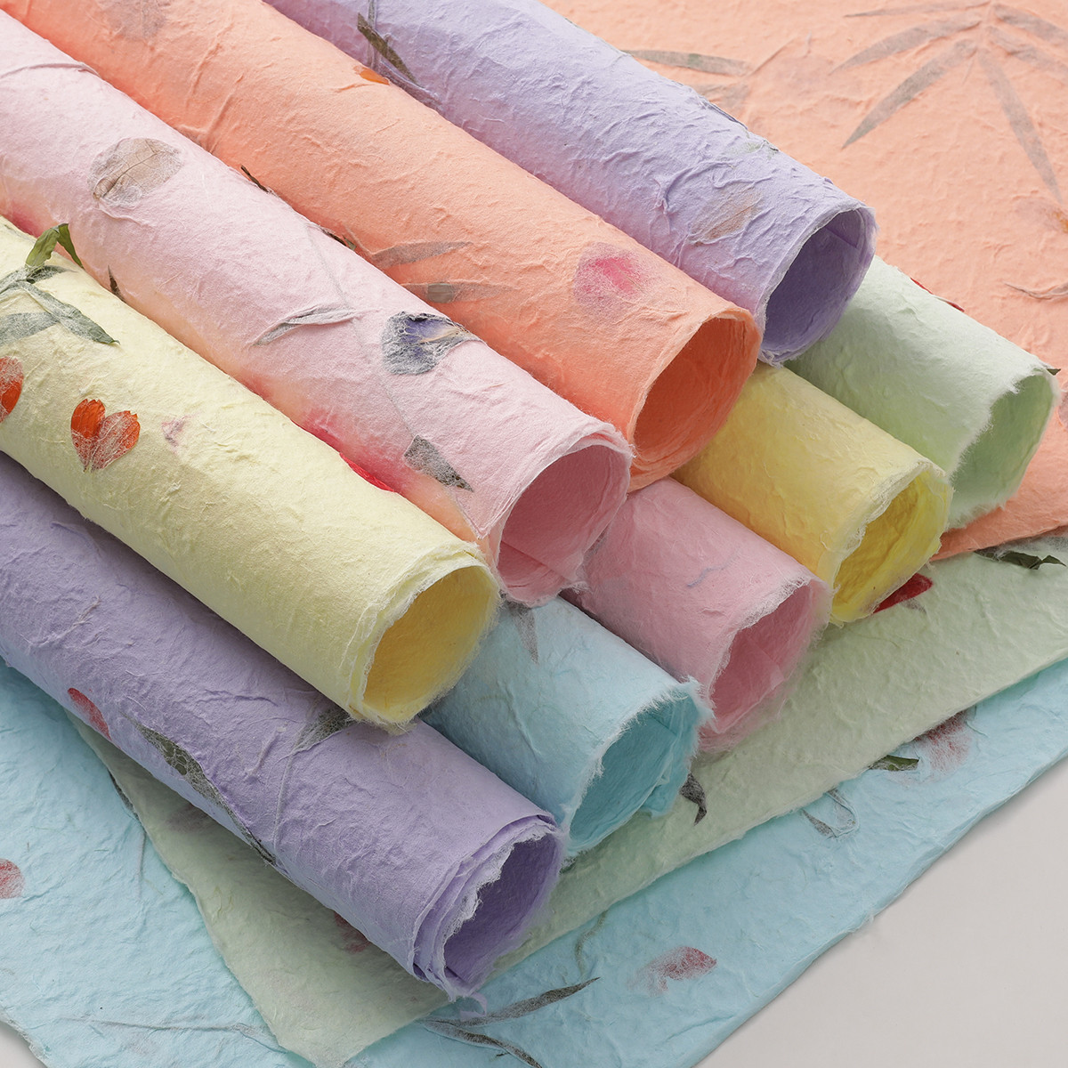 Nuevos pétalos de plantas de papel de hierba hechos a mano materiales de embalaje de flores de vello de alta calidad ramo de flores materiales de embalaje de flores al por mayor