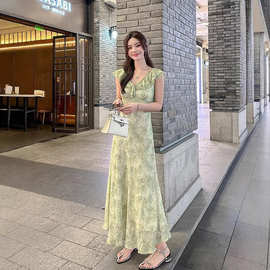 清新优雅绿色碎花气质连衣裙女法式温柔风小飞袖收腰显瘦甜美裙子