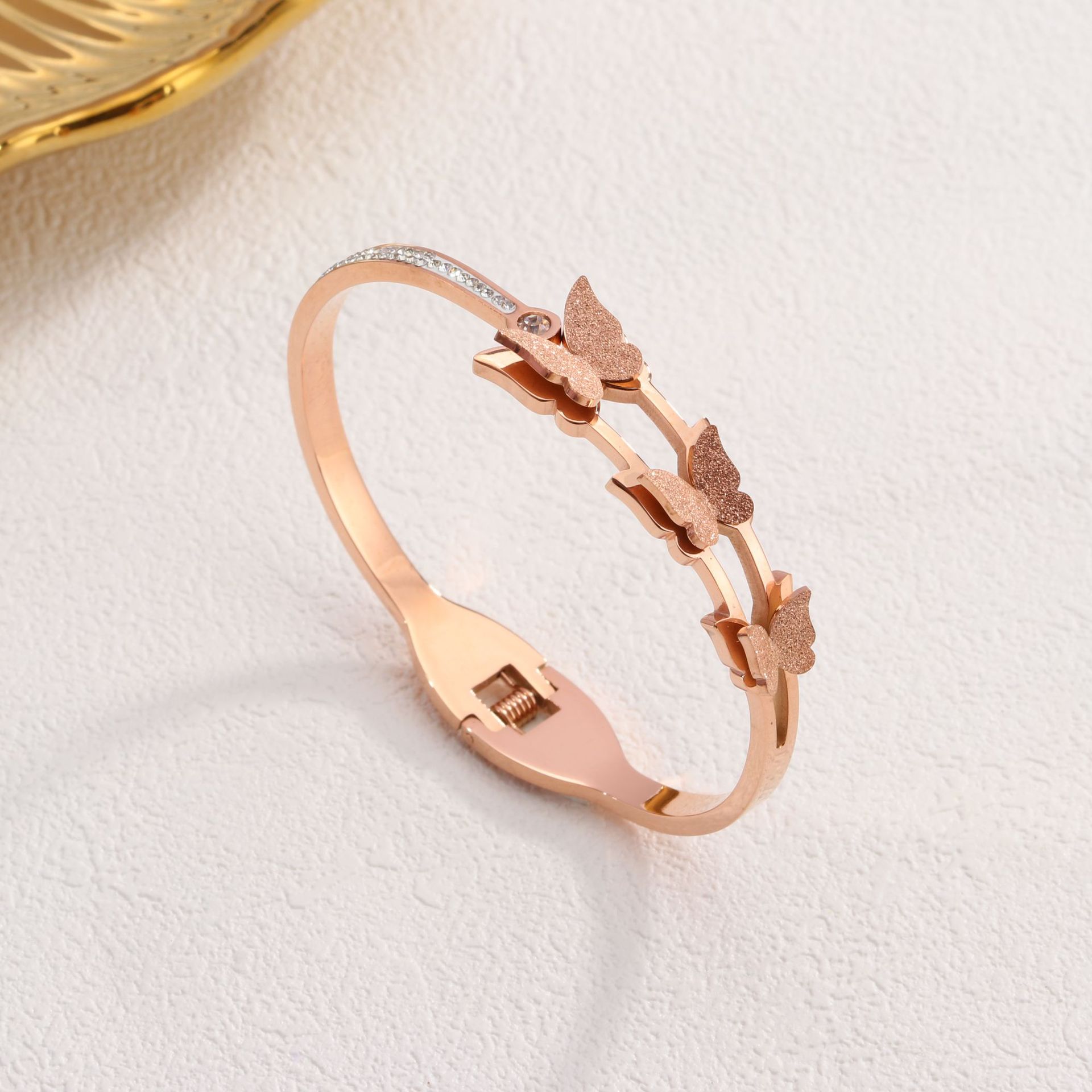 108 세 개의 반투명 나비 팔찌 로즈 골드