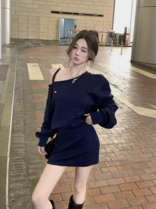 法式复古风斜肩长袖卫衣连衣裙女装春季辣妹收腰包臀裙藏蓝色短裙|undefined