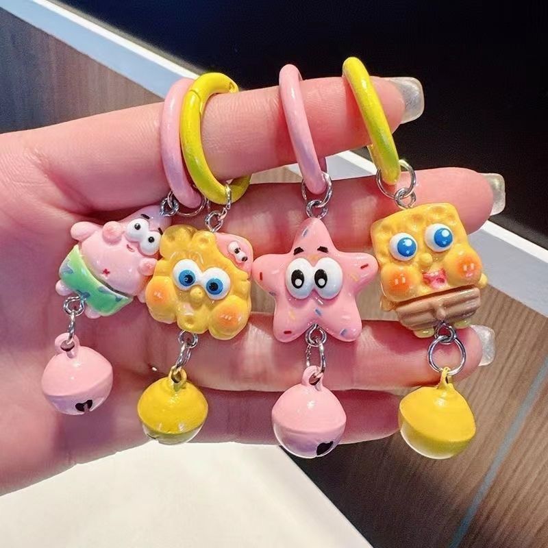 Tarjeta de campana D01 Baby Esponja Pi Big Star Keychain Cartoon nuevos accesorios lindos amigos regalos mochila colgar