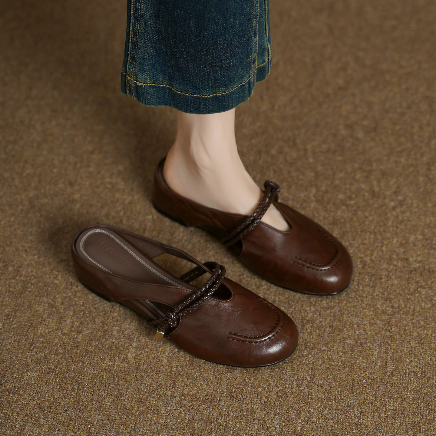 Dép sandal nữ bao đầu quai chữ V đế bệt cỡ lớn 33–42 — màu nâu