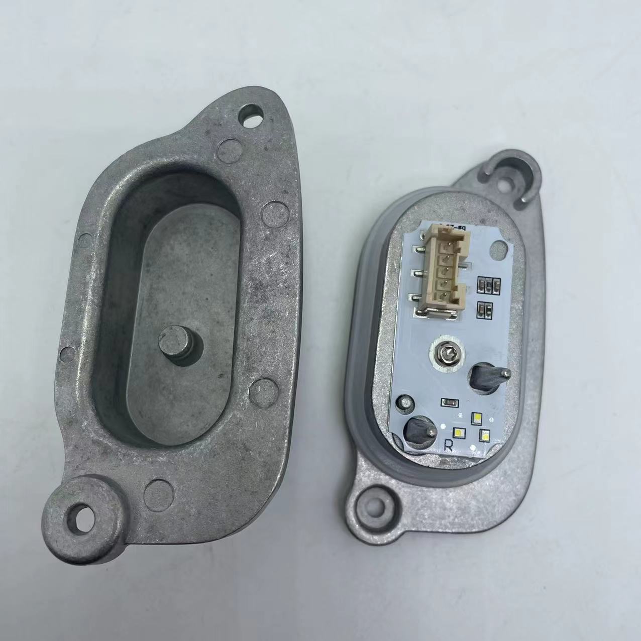 8V0998473 8V0998474 new for Audi A3 daytime driving light source drive module computer