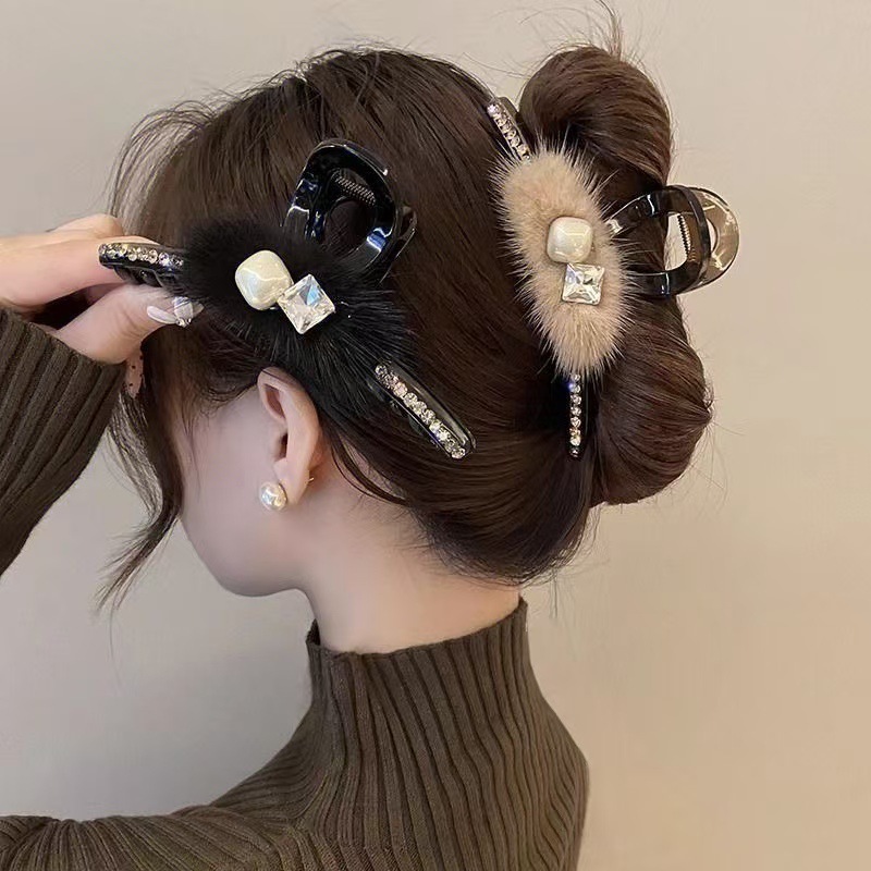 Plush Diamond Large Autumn and Winter Claw Clip Shark Clip Mink Light Luxury High-End Exquisite 2025 New Korean Style