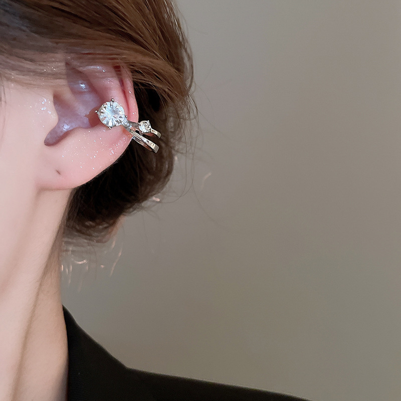 Pinzas de oreja en forma de C de circón galvanizado de oro real coreanas, pequeñas y exquisitas pinzas de hueso de oreja de todo fósforo, sin orejas perforadas, pendientes de nicho para mujeres