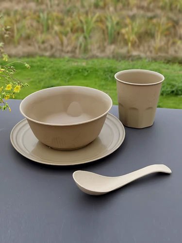 Rice husk disposable tableware, environmentally friendly and biodegradable set, thickened three- or four-piece banquet outdoor camping tableware