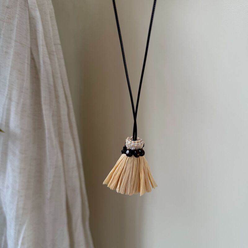 手作りラフィアほうきロングブラックロープネックレスシンプルなタッセルアクセサリー編組ロープ天然石ラブネックレス|undefined