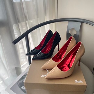 cl�W������t�׸߸�Ь�ļ��r��һ��ˮ荺���ɫ��Ь�Tᔸ߸�Ьҹ��