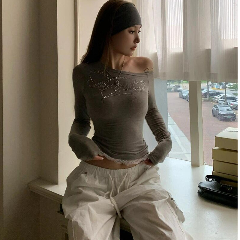 [260G 코튼 모달] 스티칭 레이스 모조 다이아몬드 긴팔 티셔츠 여성용 비스듬한 어깨 슬림 짧은 코트 블랙