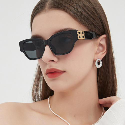 B European and American Style Triangle Cat Eye Sunglasses 23 New Trendy Concave Shaped Fashion Street Snapshot Sunglasses Women's Instagram Sun Glasses