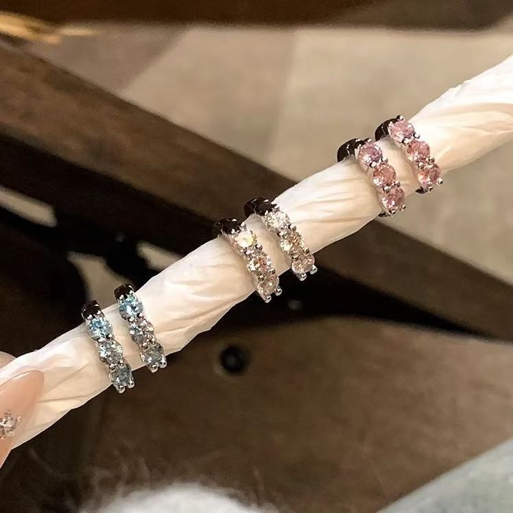 Sophisticated hoop earrings with zircon