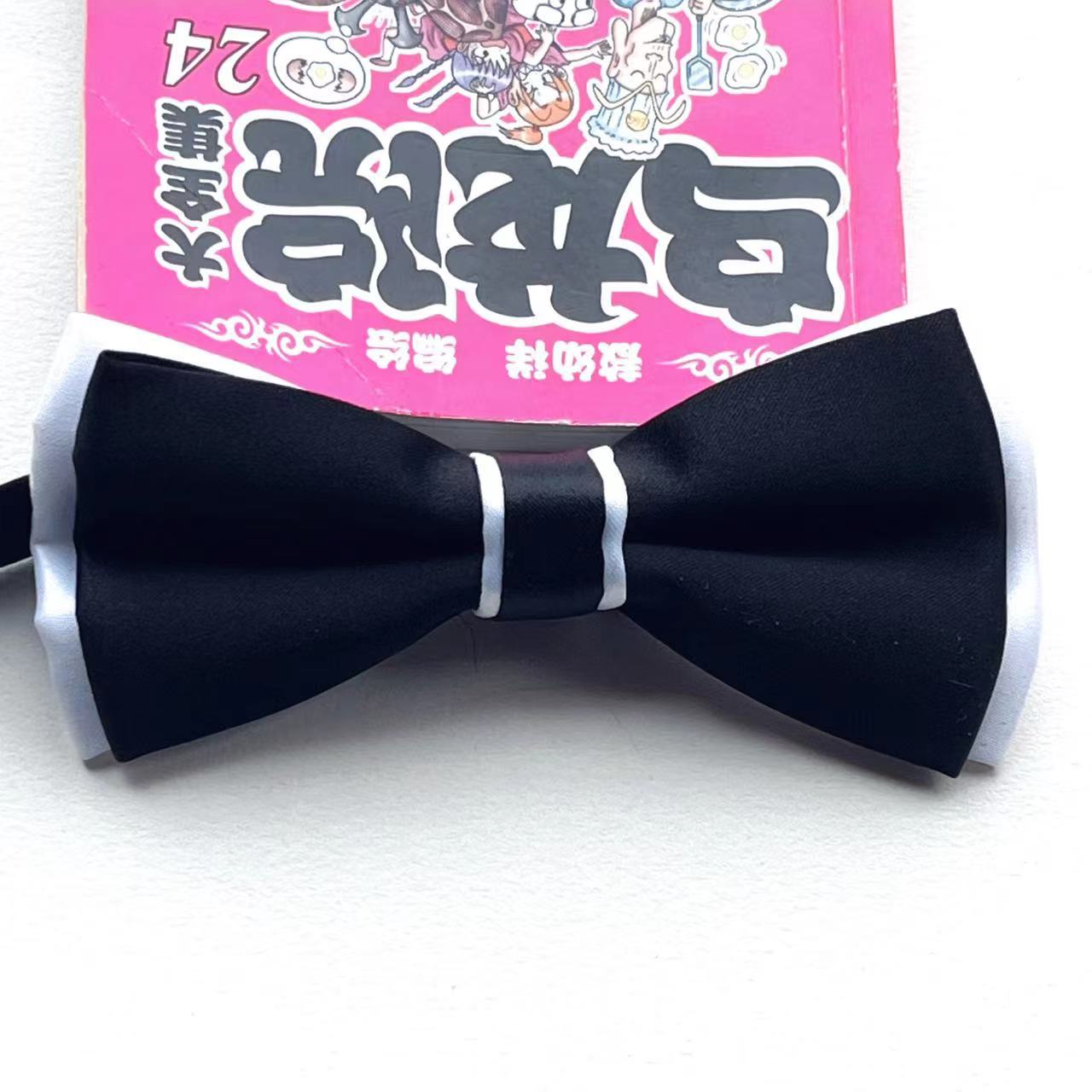 흰색 배경이있는 검은 색 표면