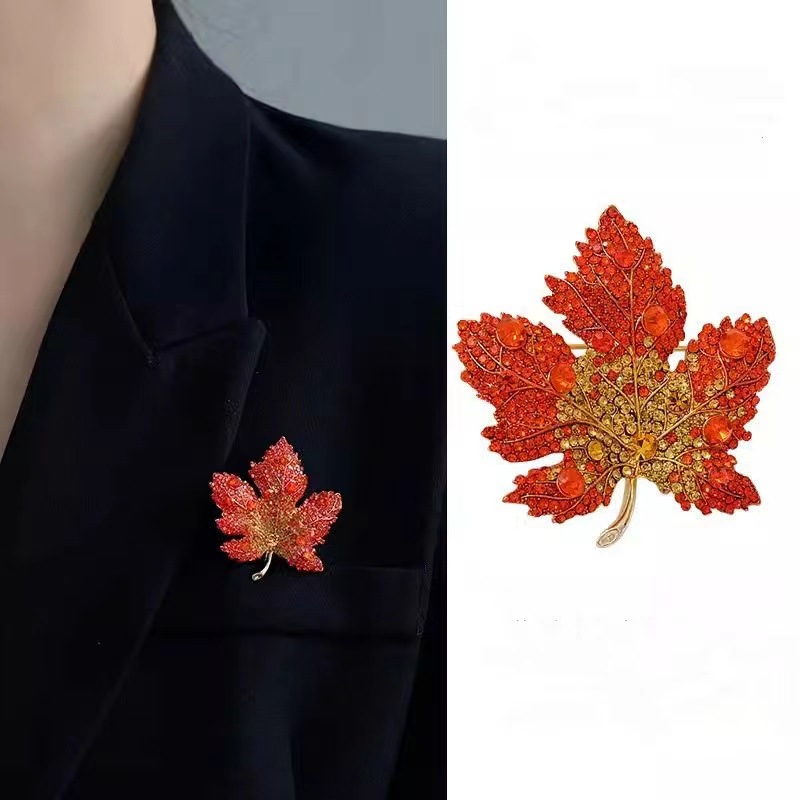 Ein Blatt weiß Herbst heißer Verkauf exquisite rote Ahornblatt Brosche Persönlichkeit Mode Blatt Brosche Herbst und Winter Zubehör Pin_voghion.com