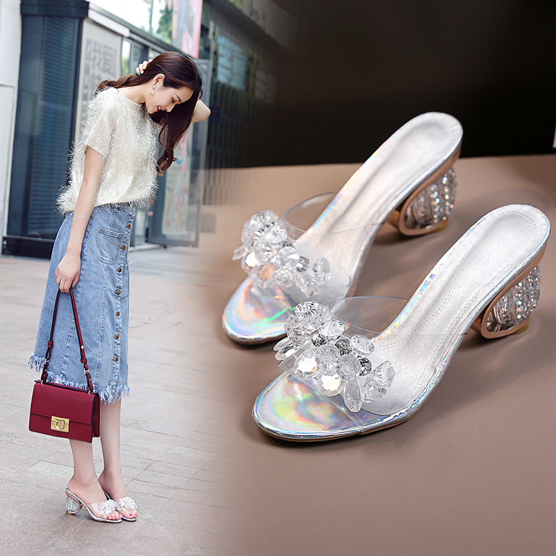 fashionable women's slippers