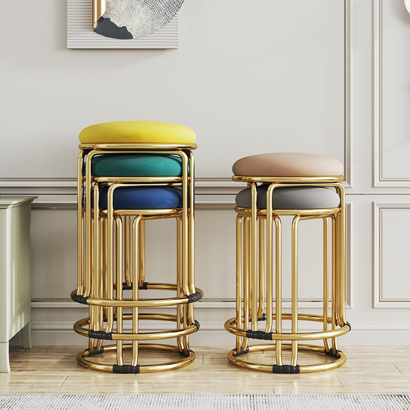 북유럽 의자 홈 현대 간단한 강철 라운드 의자 식탁 작은 의자 식탁 쌓을 수있는 가벼운 럭셔리 게으른 벤치