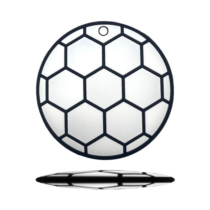 Amazon ventas calientes de caricaturas de fútbol para madres y bebés, goma de plástico anti-comer mano calmante, agua hervida, shaker, fábrica de fuente de música