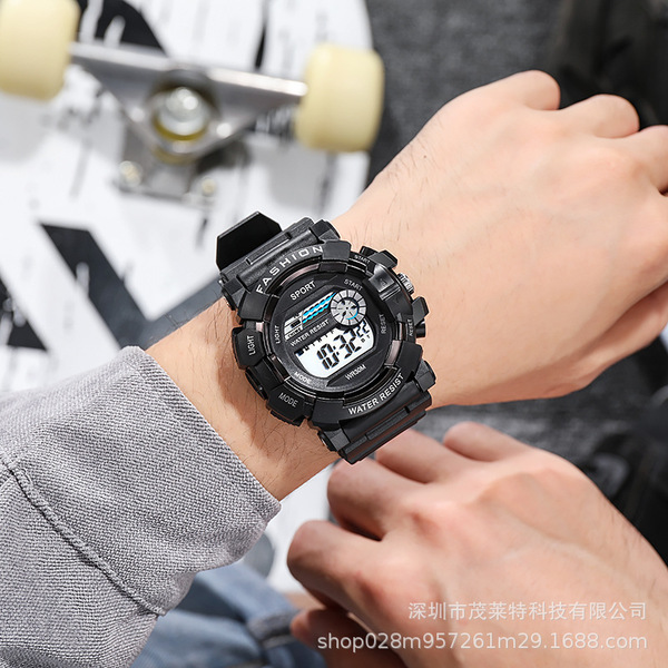 waterproof fashionable digital watch for men and women