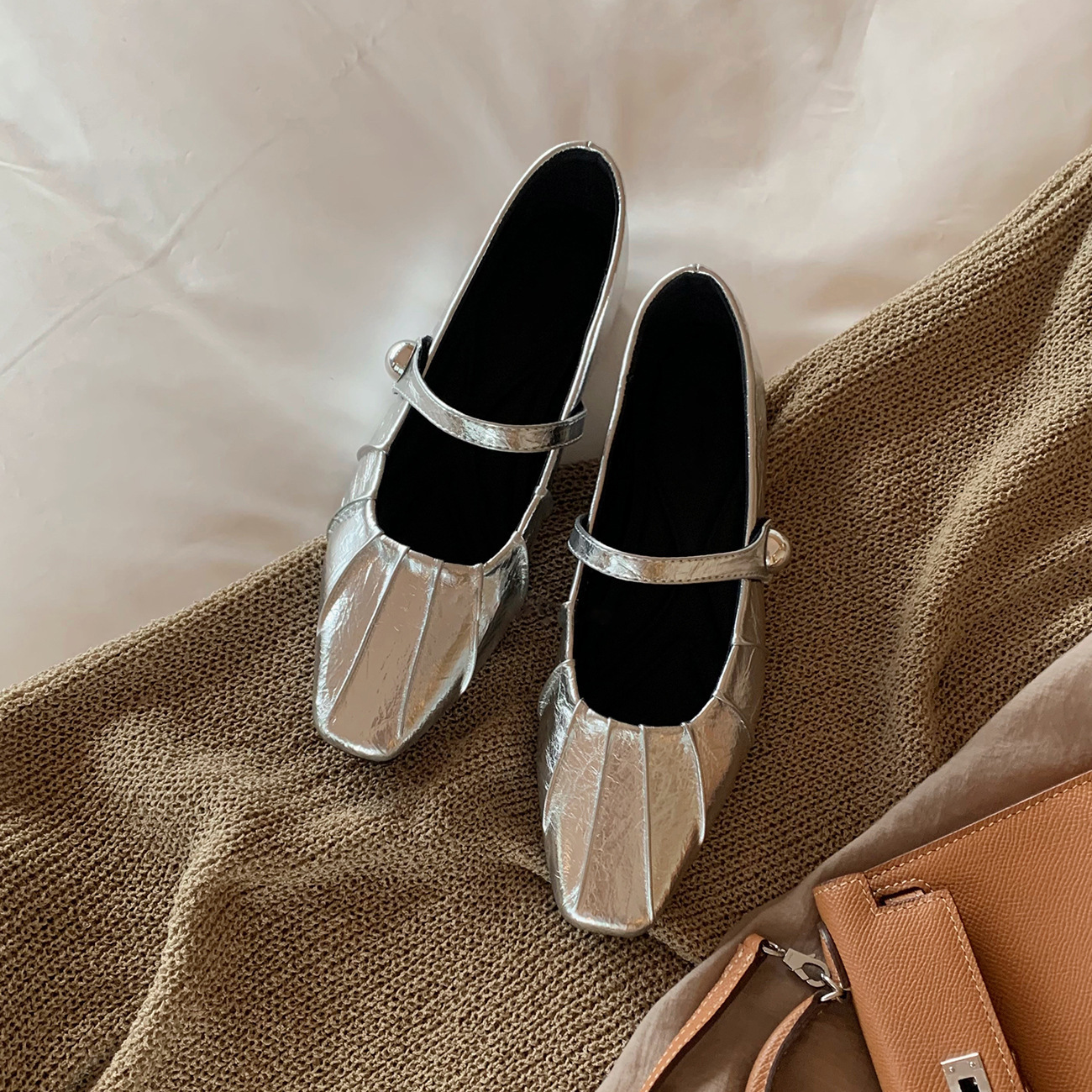 Sheepskin Version ~ Genuine Leather French Style Gentle Inner Heightening Silver Shallow Mouth Flats for Women with One-Line Buckle Mary Jane Shoes Small Leather Shoes