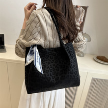 ����Ů������ͨ�����ذ����Q�¿����e�μ�����ֵ�p�ݕr��б���