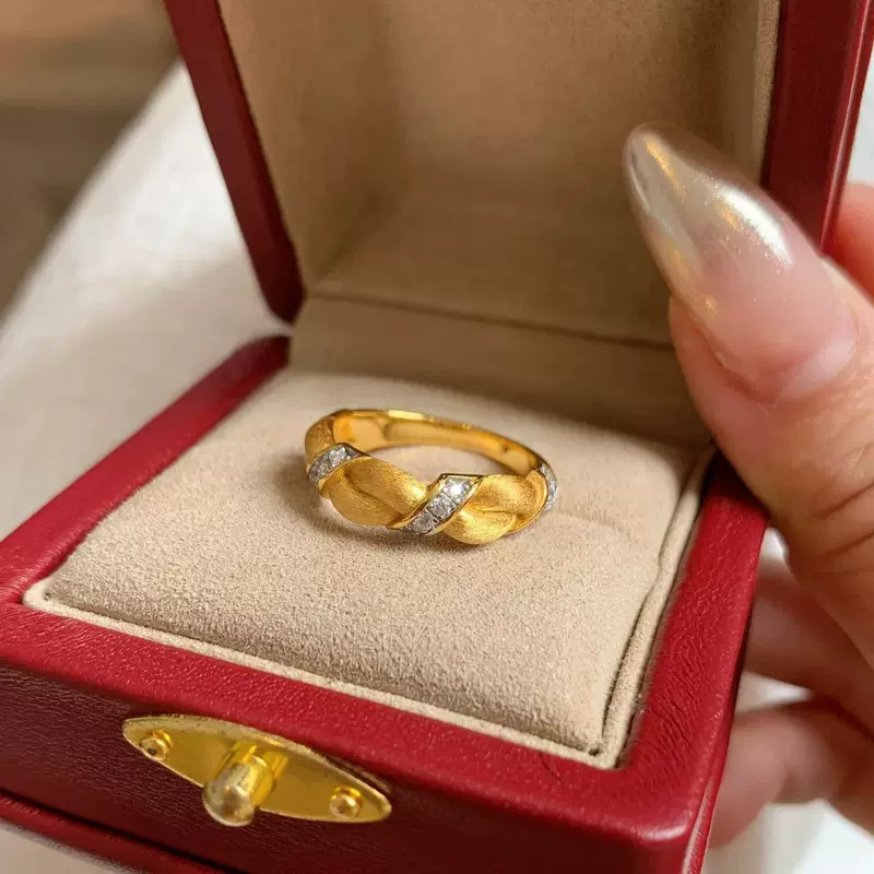 Matte ring for princess handmade with pigtail, french style, light luxury style, on index finger