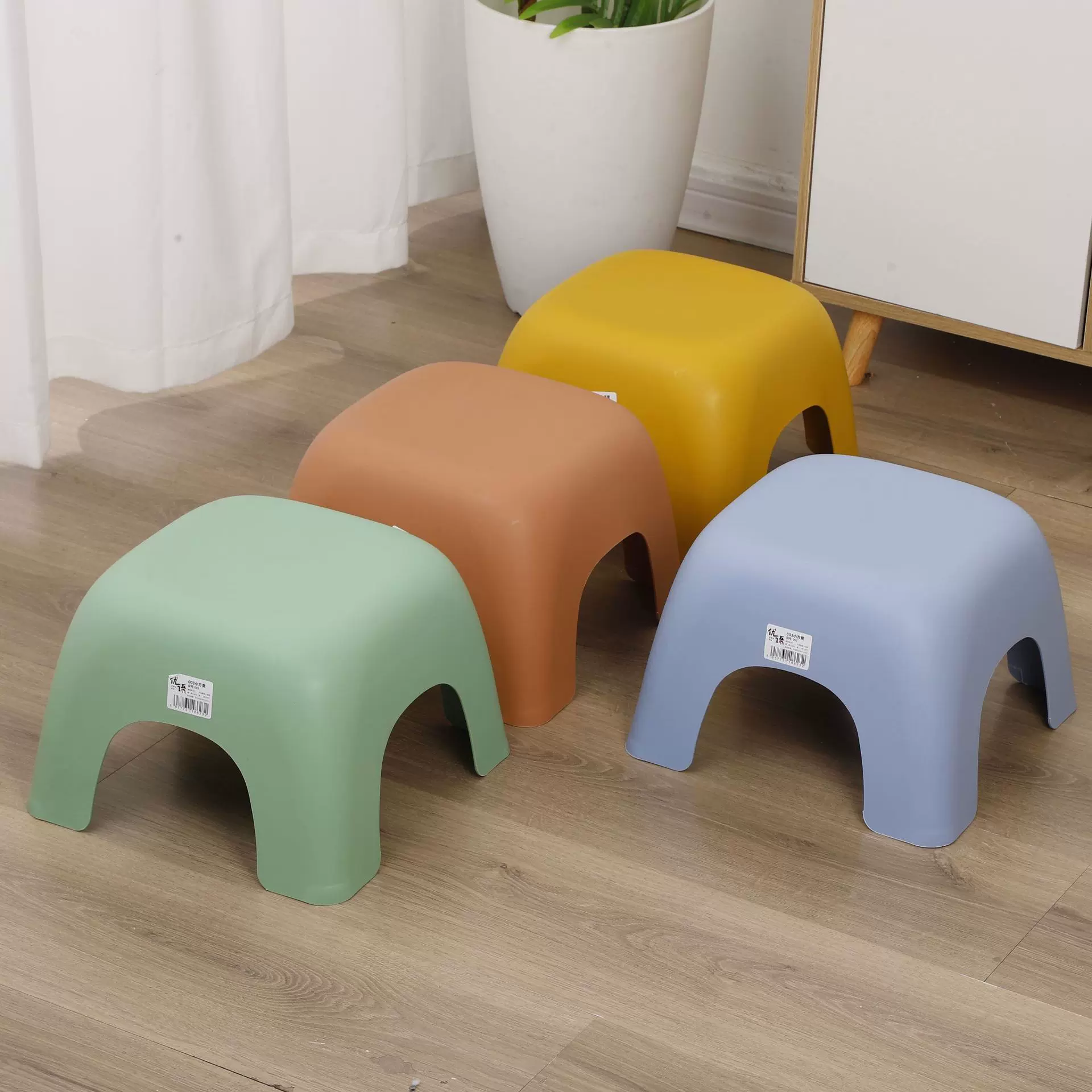 加厚小凳子儿童家用矮凳子宿舍塑料加厚结实踩脚凳穿鞋凳可坐板凳