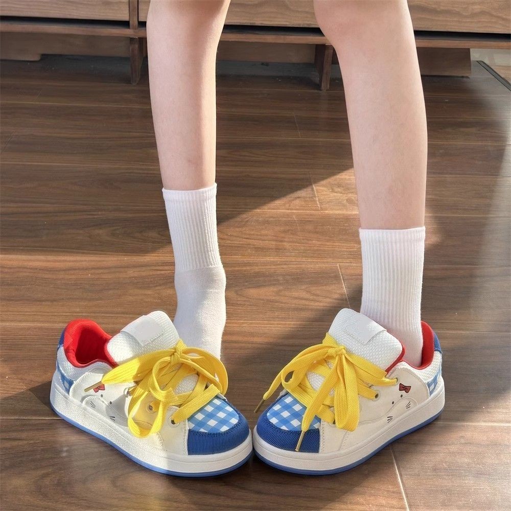 Pequeños zapatos blancos zapatos de mujer otoño de 2025 nuevos zapatos de mujer coreanos para correr zapatos de skate casuales altos