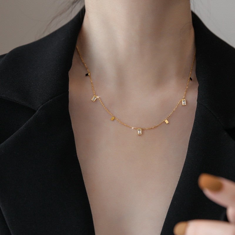 10g Weight Zircon Inlay Material 1 Piece Fashion Geometric Titanium Steel Plating Zircon Necklace