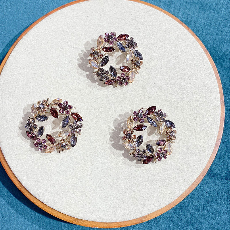 Wreath Crystal Anti-Exposure Collar Pin Fixed Clothes Cardigan Buckle Brooch Accessory_voghion.com
