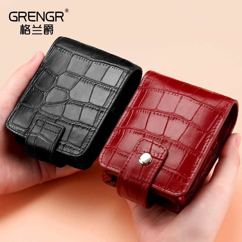 Crocodile-patterned lipstick pouch with snap closure, mirror, mini PU leather, easy to carry.