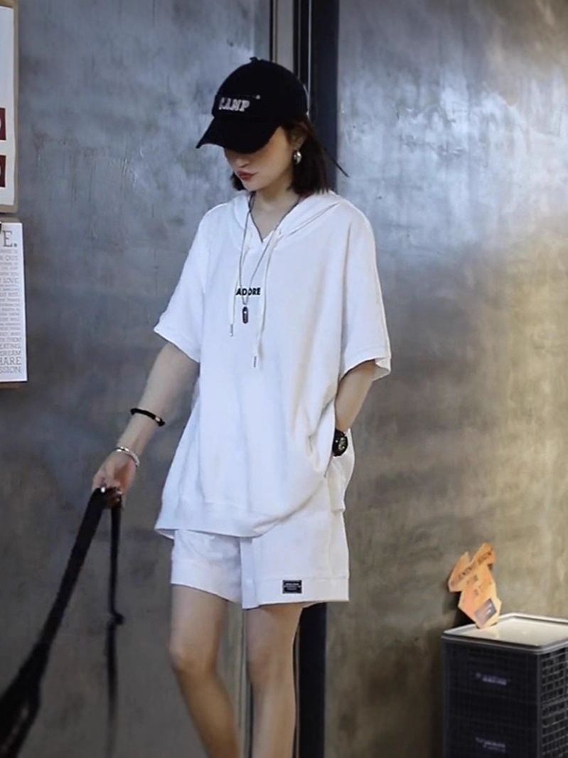 Plus-Size Fashion Set for Women 2025 Summer New Casual Style Sportswear Loose Short-Sleeve Shorts Hooded Two-Piece Set