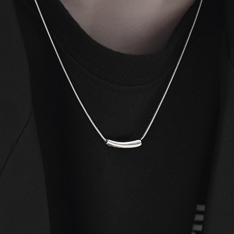 French Vintage Men's Trendy Silver-plated Short Snake Bone Chain Necklace, Unique Design, Fitness Collarbone Men's Small Eggplant Neck_voghion.com
