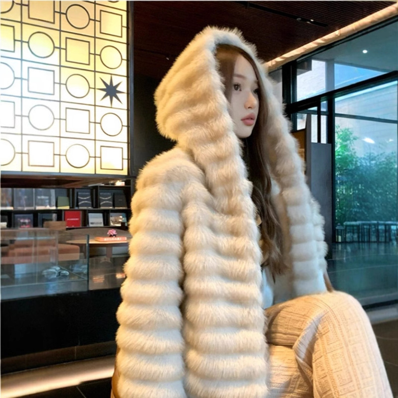 Fur One-piece Eco-friendly Fur Fur Fur Coat Winter New Arrival Mink Fleece Coat Women's Mink Short High-end Hooded