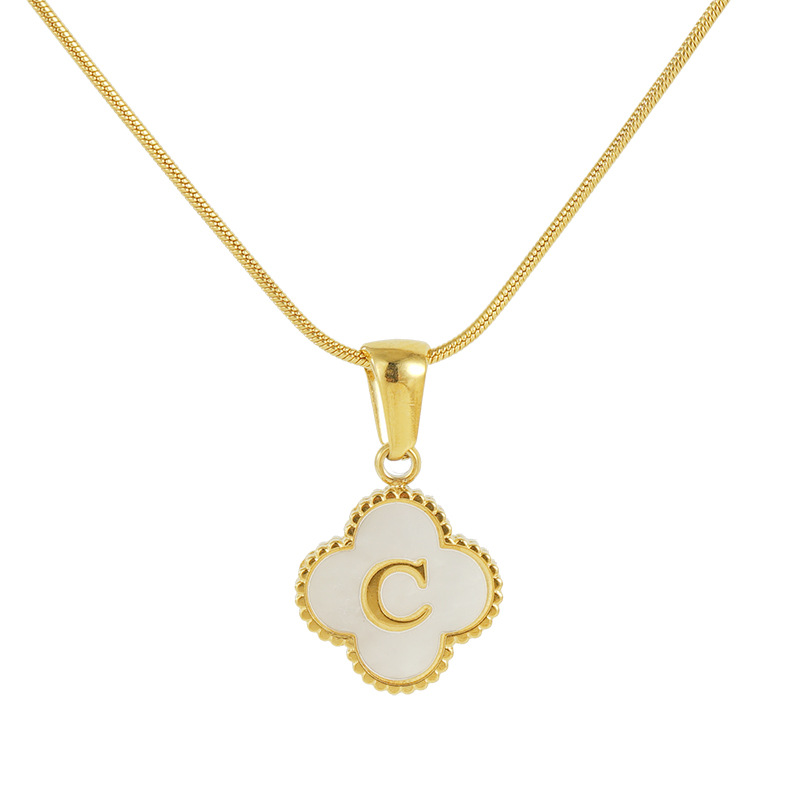 Simple 18K trébol carta Collar para las mujeres ins titanio acero serpiente hueso cadena Shell letra colgante joyería en stock venta al por mayor