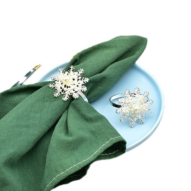Precio bajo oferta Hotel restaurante modelo habitación servilleta hebilla servilleta anillo Oro Plata Hueco copo de nieve Shengdan servilleta anillo