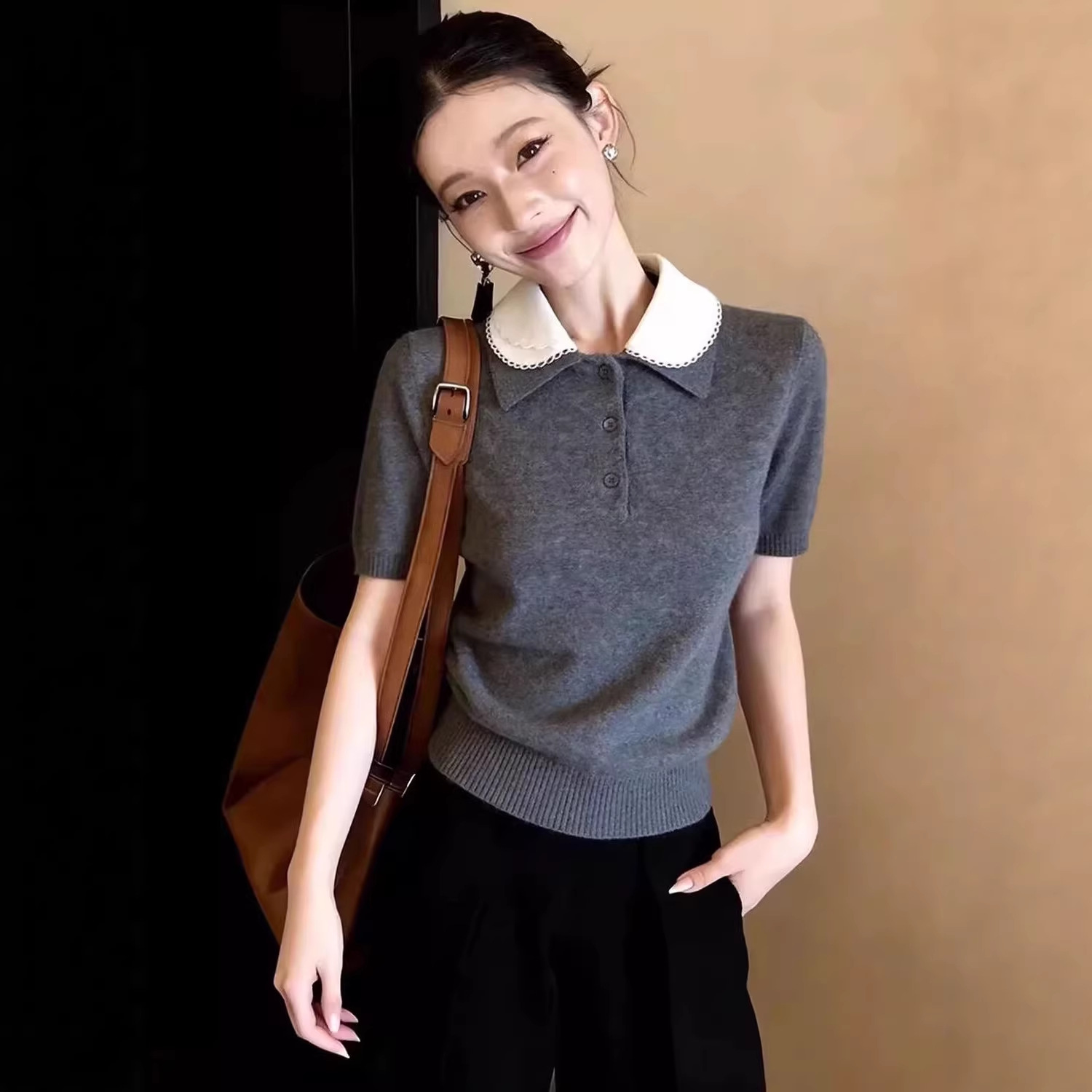 Áo thun polo nữ tay ngắn cổ bẻ, kiểu dáng thời trang, phối màu xám cơ bản — màu xám chi tiết 3