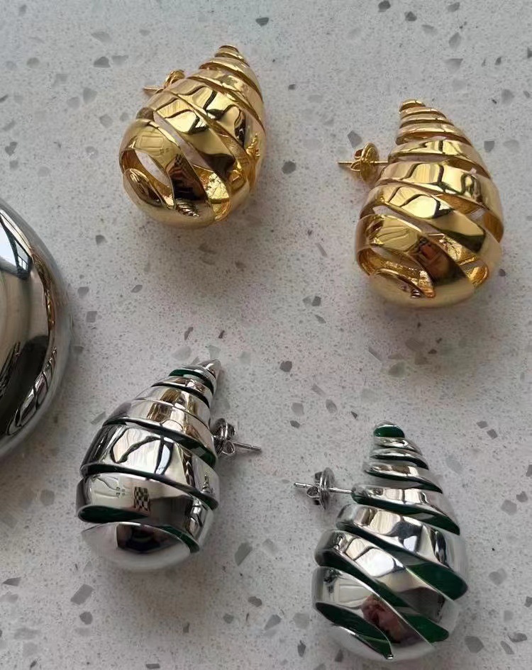Ear Studs Classification 1 Pair Quantity 1 Pair Simple Style Waves Irregular Plating Pleated Metal Ear Studs