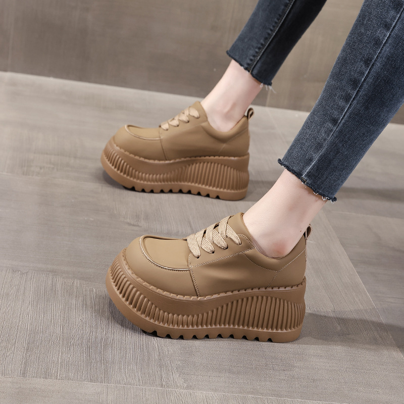 Giày sneaker nữ đế dày tăng chiều cao bên trong, đế bánh xốp mềm mại — Màu đen