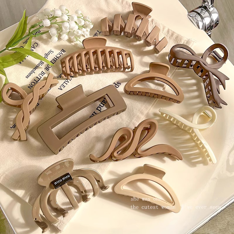 Clip de captura simple de tamaño grande temperamento de alto nivel curry clip de cabello trasero de la cabeza de cabello de tiburón de viaje clip de cabello de cabello de muchos toques